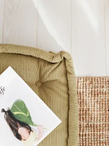 Hanah Home Vankúš na podlahu BISKUVI khaki