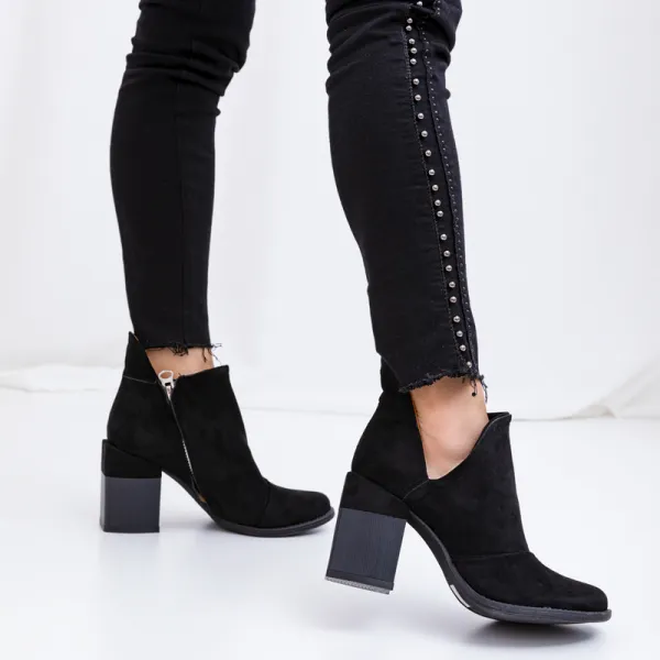 Resti Black women's boots with cutouts Plinara