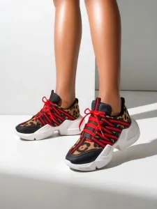 Resti Women's sporty sneakers with a thicker sole Ivvert