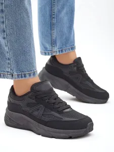 Resti Women's sport sneakers on a thicker sole Moderax