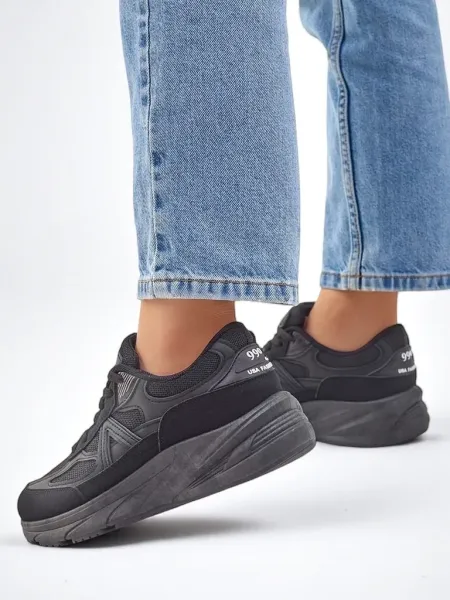 Resti Women's sport sneakers on a thicker sole Moderax