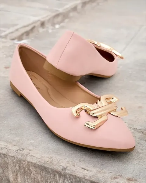 Resti Black women's ballerina flats with a tip embellishment on the toe Figgda