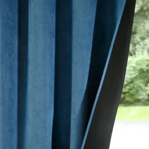 Zatemňovací a izolačný záves s kovovými očkami