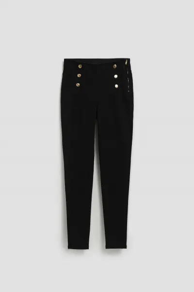 Marisse Jeans With Decorative Buttons