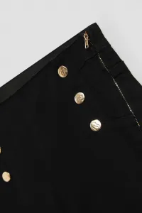 Marisse Jeans With Decorative Buttons