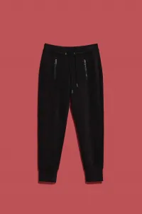 Tepláky s vreckami na zips