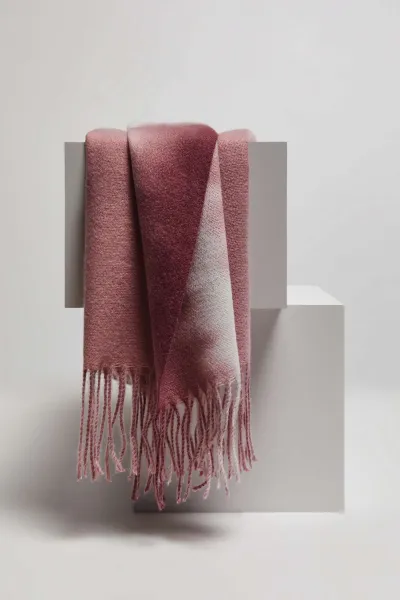 Marisse Smooth Scarf With Delicate Fringes