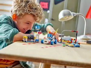 LEGO® Super Mario™ 72035 Mario Kart™ Toad a jeho garáž