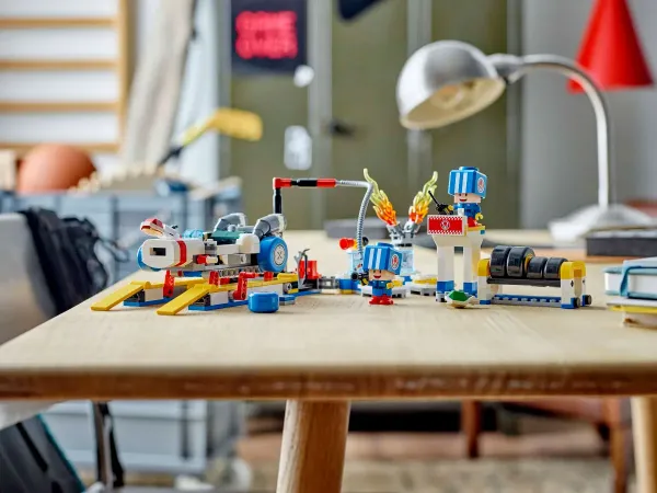 LEGO® Super Mario™ 72035 Mario Kart™ Toad a jeho garáž