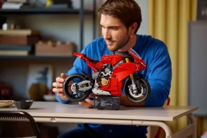 LEGO® Technic 42202 Motocykel Ducati Panigale V4 S