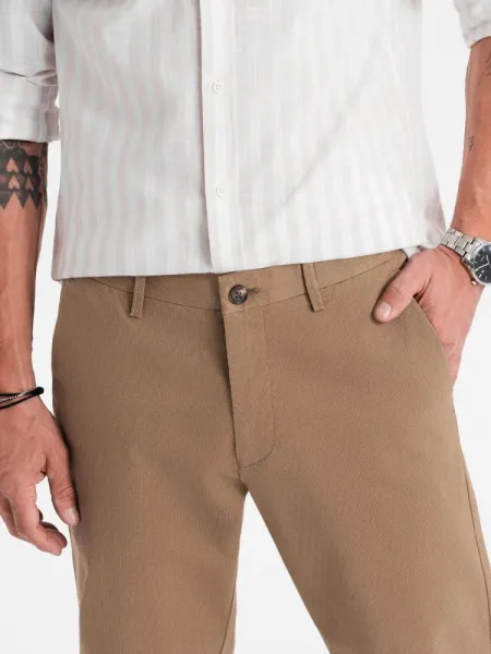 Elegantné pánske chinos nohavice tmavobéžové