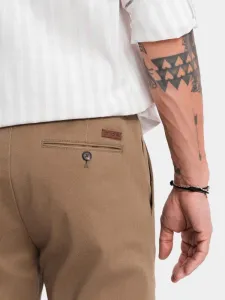 Elegantné pánske chinos nohavice tmavobéžové