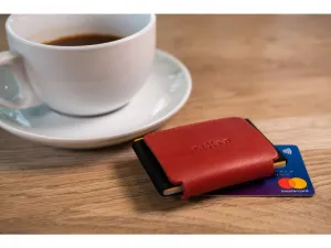 Kožená peňaženka FIXED Tiny Wallet for AirTag z pravej hovädzej kože, (červená) FIXWAT-STN2-RD