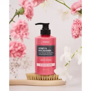KUNDAL Honey & Macadamia White Musk výživné telové mlieko s hydratačným účinkom 500 ml