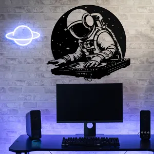 Vyrezávaný obraz na stenu - DJ Astronaut