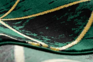 Koberec EMERALD exkluzívny 1020 glamour, styl marmur, trojuholníky fľaškovo zelený / zlatý