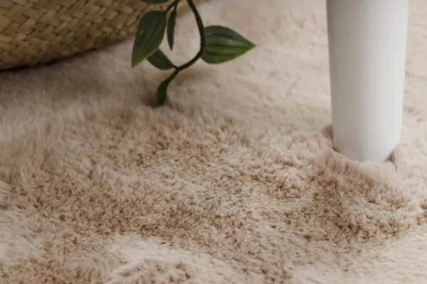 Koberec protišmykový SHAPE 3150 Motýľ Shaggy - camel, béžový plyš