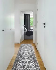 Behúň MATEO 8037/644 ramka, kvety - štrukturálny sivý