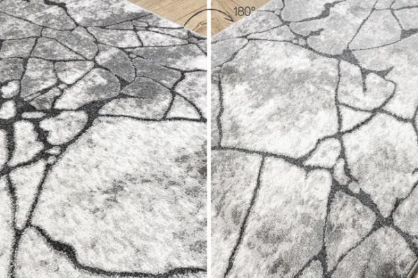 Behúň COZY 8873 Cracks  beton - Štrukturálny, tmavosivý