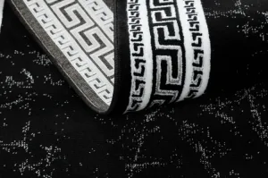 Koberec / Behúň GLOSS 2813 87 ramka, grécky - čierny / sivý
