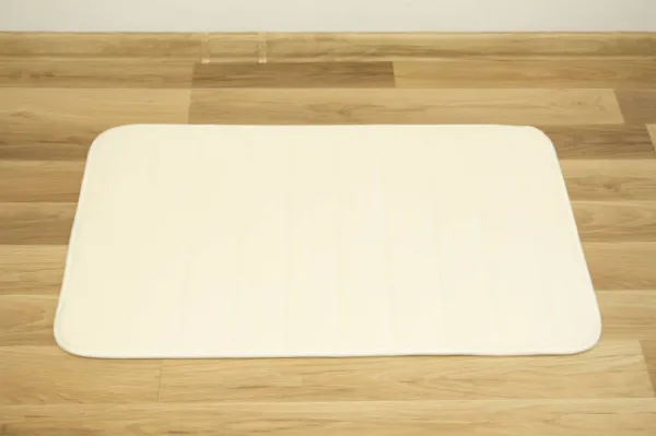Kúpeľňový koberček Coral Velvet krémový