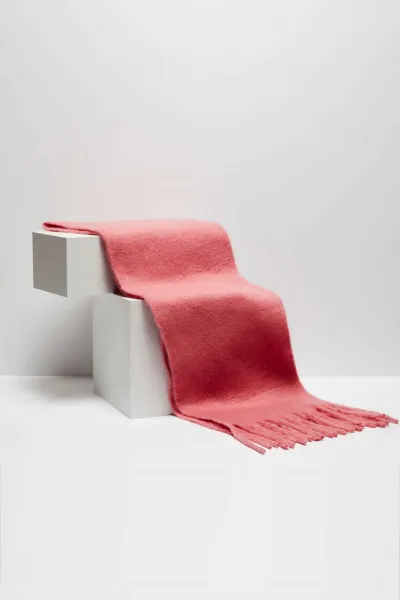 Marisse Plain scarf with fringes