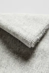 Marisse Plain scarf with fringes
