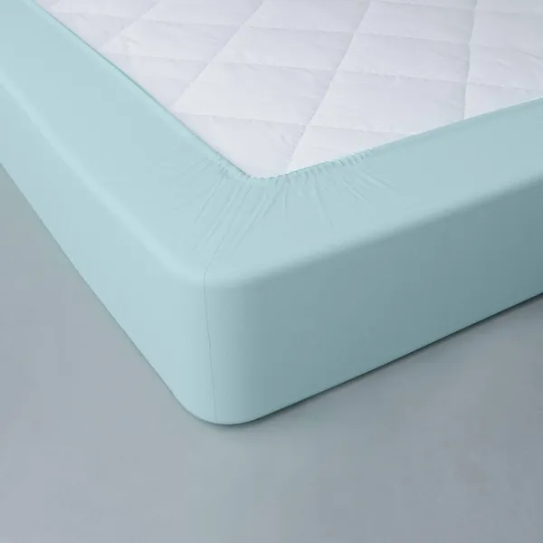 Jednofarebná napínacia plachta zn. Colombine® s hĺbkou rohov 32 cm, z polycotonu