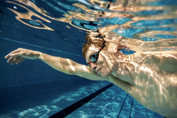 Swimaholic visionrace mirror goggles strieborná