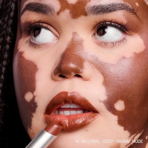 Glow Hub Lip Slick krémový hydratačný rúž odtieň Bear Hug 3 g