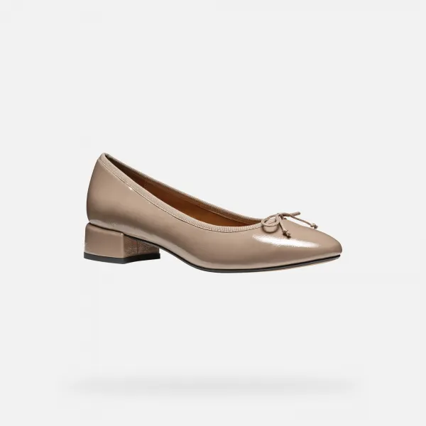 Beige women's heeled shoes Geox Floretia - Women's