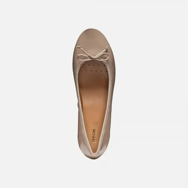 Beige women's heeled shoes Geox Floretia - Women's