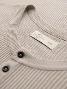 Ombre Men's ribbed sweater with buttons at the neckline - beige