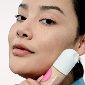 Benefit The POREfessional Foundation tekutý rozjasňujúci make-up s niacínamidom odtieň 10N Ace 30 ml