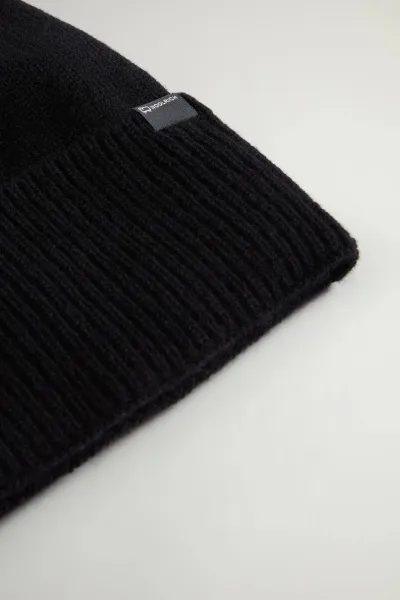 Čapica Woolrich Cashmere Ribbed Beanie Black