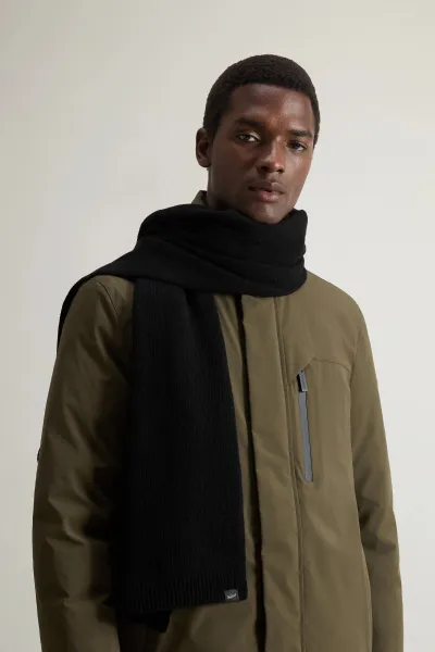Šál Woolrich Knitted Scarf Black