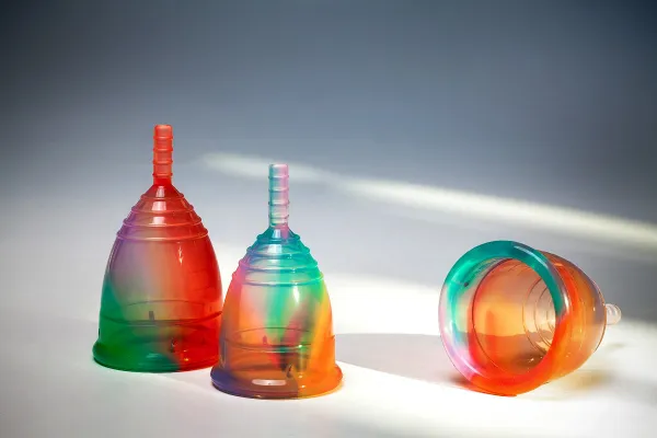 Menštruačný kalíšok Yuuki 2 Rainbow classic (YU122)