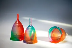 Menštruačný kalíšok Yuuki 2 Rainbow classic (YU122)