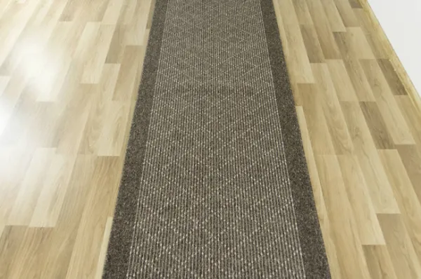 Protišmykový behúň Boulevard 9218 - hnedý