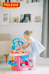 Polesie Sada opatrovateľky s bábätkom