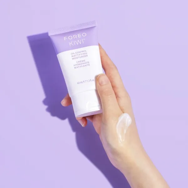 FOREO KIWI™ Oil Control Mattifying Moisturizer hydratačný zmatňujúci krém 40 ml