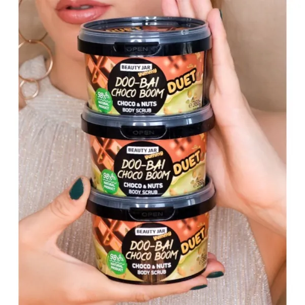 Beauty Jar Yummy Doo-Bai Choco Boom jemný telový peeling 360 g
