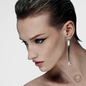 L’Oréal Paris x Mugler Precízna vodeodolná linka vo fixke odtieň Black 1.1 ml