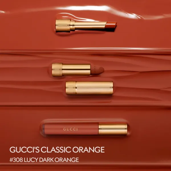 Gucci Gucci Beauty Rouge de Beauté Brillant hydratačný rúž odtieň 308 Lucy Dark Orange 1.8 g