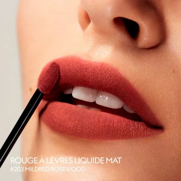 Gucci Gucci Beauty Rouge à Lèvres Matte Lipstick matný tekutý rúž odtieň 203 Mildred Rosewood 6.5 ml