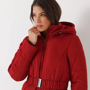 Krátka nepremokavá prešívaná bunda s opaskom, na zips