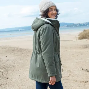 Parka s kapucňou a sherpa podšívkou
