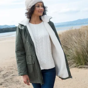 Parka s kapucňou a sherpa podšívkou
