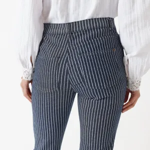 Úzke 7/8 nohavice z pruhovaného denimu