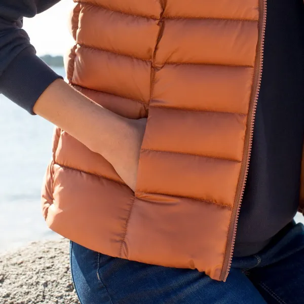 Nepremokavá prešívaná vesta na zips